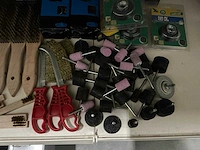 Partij diverse staalborstels/brushing tools/etc (246x) - afbeelding 2 van  10