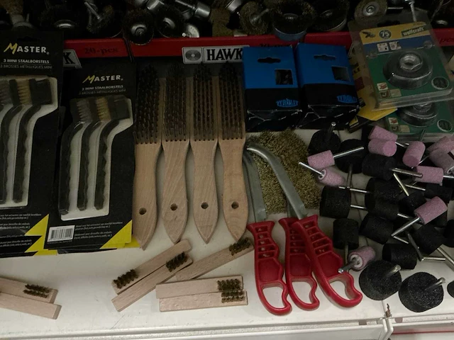 Partij diverse staalborstels/brushing tools/etc (246x) - afbeelding 7 van  10