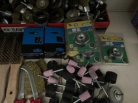 Partij diverse staalborstels/brushing tools/etc (246x) - afbeelding 10 van  10