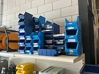 Partij diverse stapelbakken (43x) - afbeelding 1 van  2