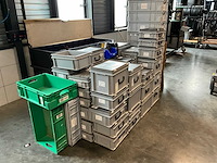 Partij diverse stapelkratten en bakken - afbeelding 2 van  3