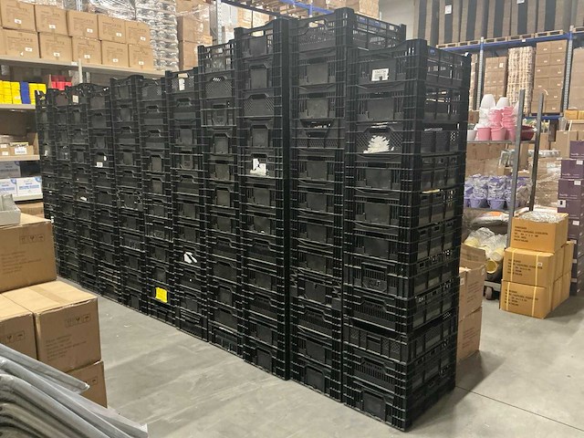 Partij diverse stapelkratten l60xb40cm (124x) - afbeelding 2 van  5