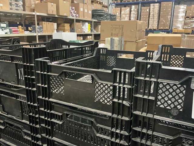 Partij diverse stapelkratten l60xb40cm (124x) - afbeelding 4 van  5