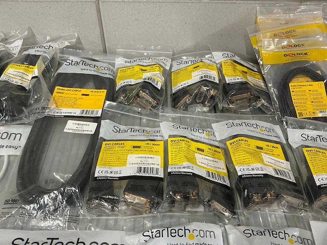 Partij diverse startech kabels (51x) - afbeelding 13 van  14