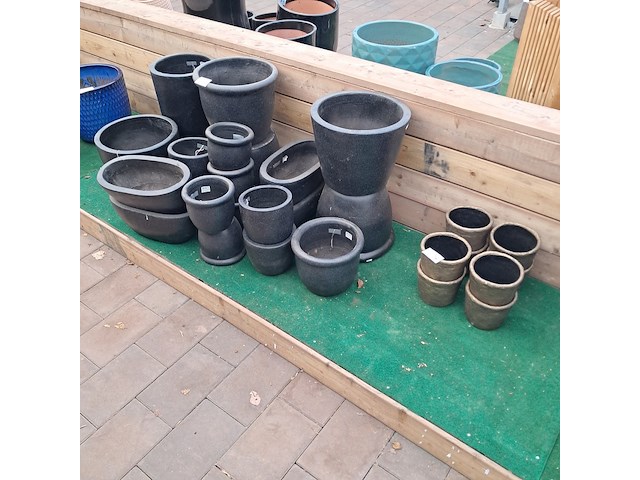 Partij diverse stenen bloempotten ts collection - afbeelding 1 van  17