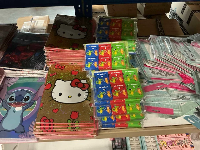 Partij diverse stickers/kaarten (689x) - afbeelding 2 van  8