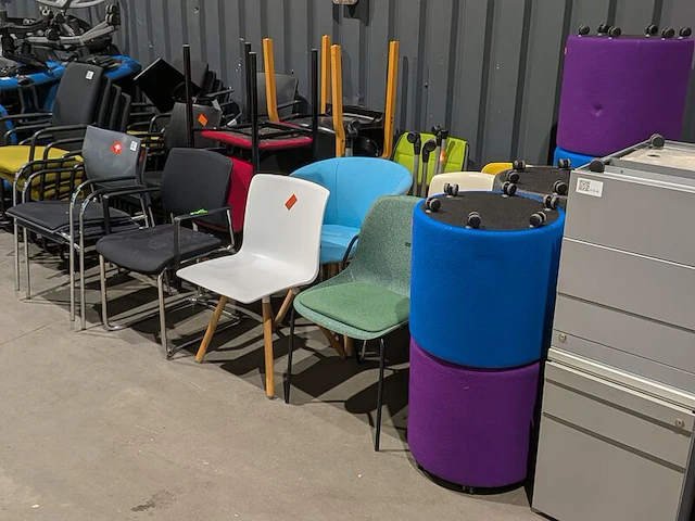 Partij diverse stoelen- en zitmeubels - afbeelding 3 van  6
