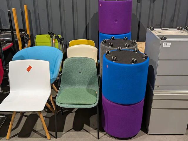 Partij diverse stoelen- en zitmeubels - afbeelding 4 van  6