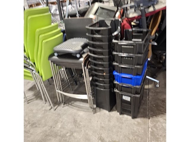 Partij diverse stoelen en 2x tafel - afbeelding 4 van  15