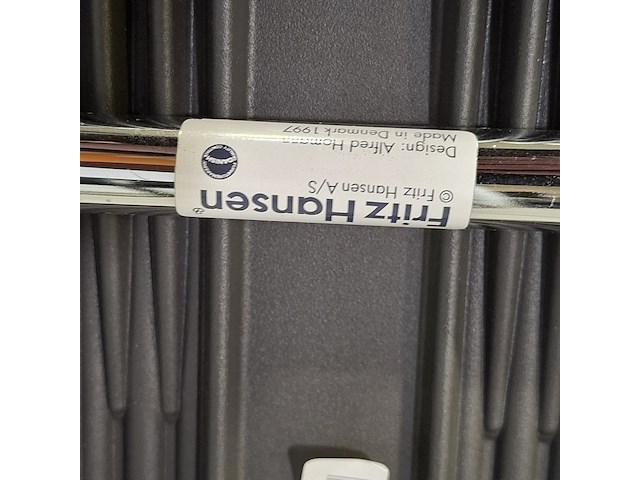 Partij diverse stoelen en 2x tafel - afbeelding 10 van  15