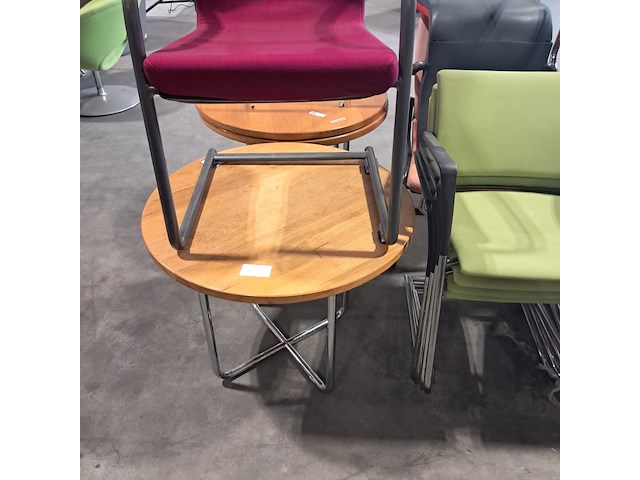Partij diverse stoelen en 3x bijzettafel - afbeelding 3 van  11