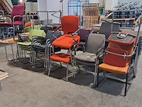 Partij diverse stoelen en 3x bijzettafel - afbeelding 9 van  11