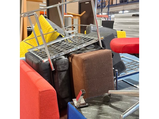 Partij diverse stoelen en banken, o.a johanson - afbeelding 12 van  13