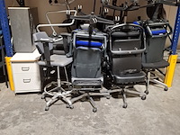 Partij diverse stoelen en bureaustoelen