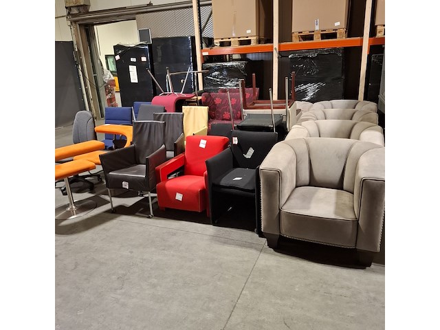 Partij diverse stoelen en fauteuils - afbeelding 1 van  13