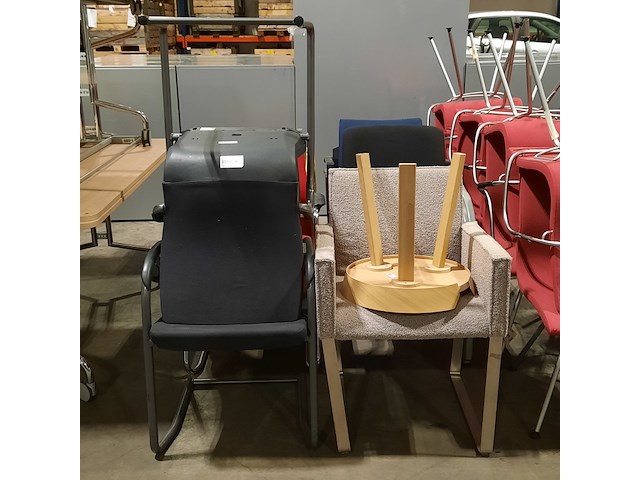 Partij diverse stoelen, o.a ahrend - afbeelding 1 van  11