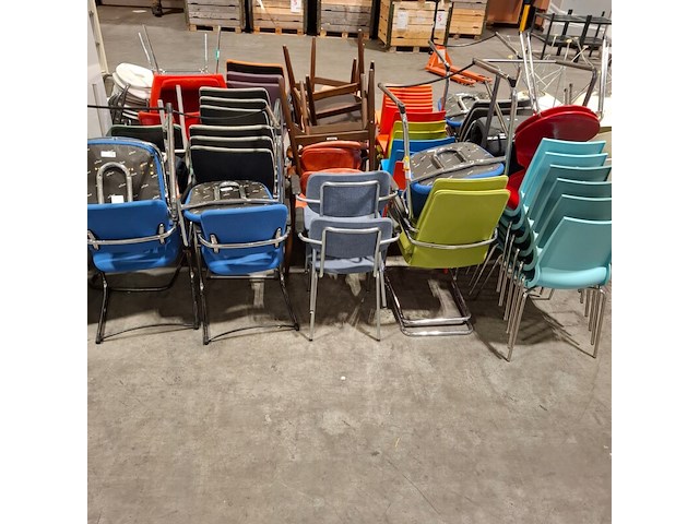 Partij diverse stoelen, o.a artifort, ahrend - afbeelding 5 van  13