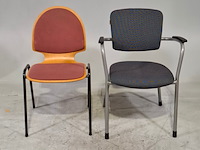 Partij diverse stoelen, o.a. kusch co