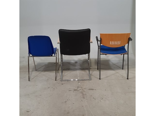 Partij diverse stoelen o.a. thonet - afbeelding 3 van  7
