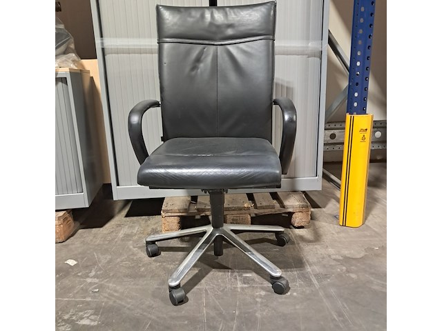 Partij diverse stoelen, o.a. vitra, klober - afbeelding 1 van  9