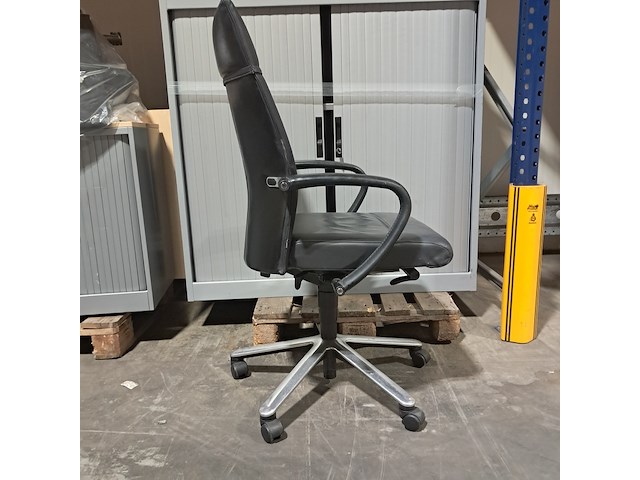 Partij diverse stoelen, o.a. vitra, klober - afbeelding 2 van  9