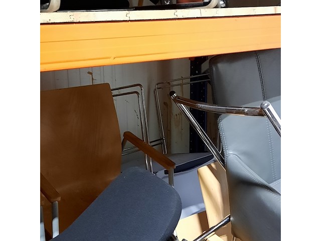 Partij diverse stoelen - afbeelding 2 van  10