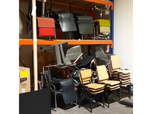 Partij diverse stoelen - afbeelding 1 van  10
