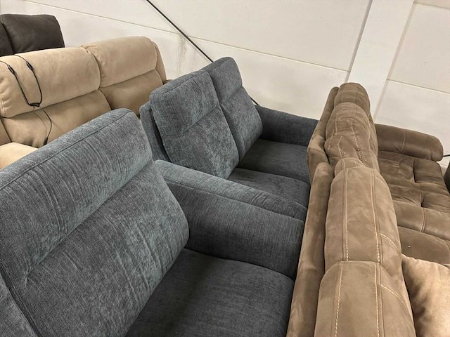 Partij diverse stoffen en leren bankstellen (32x) - afbeelding 20 van  42