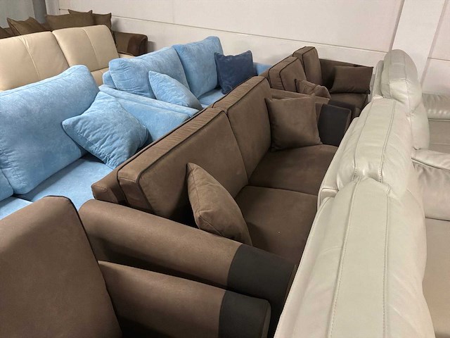 Partij diverse stoffen en leren bankstellen (32x) - afbeelding 1 van  42