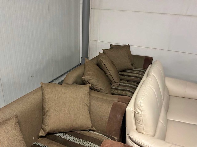 Partij diverse stoffen en leren bankstellen (32x) - afbeelding 4 van  42