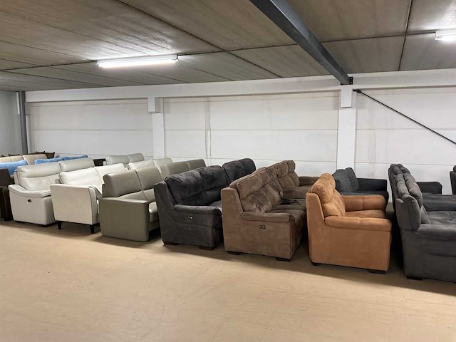 Partij diverse stoffen en leren bankstellen (32x) - afbeelding 36 van  42