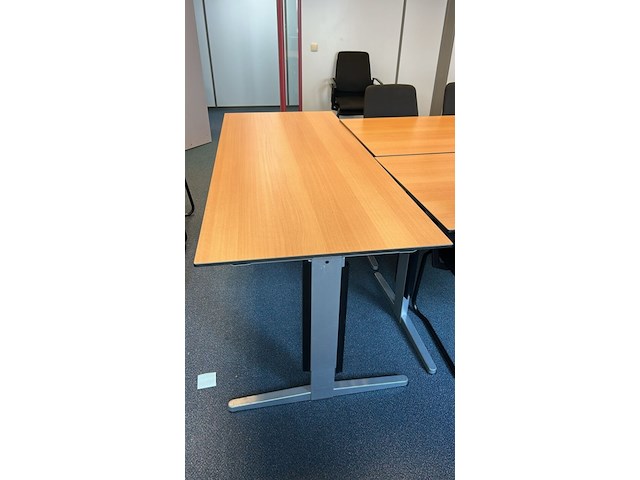 Partij diverse tafels en stoelen, ahrend/assenburg b.v. - afbeelding 1 van  11