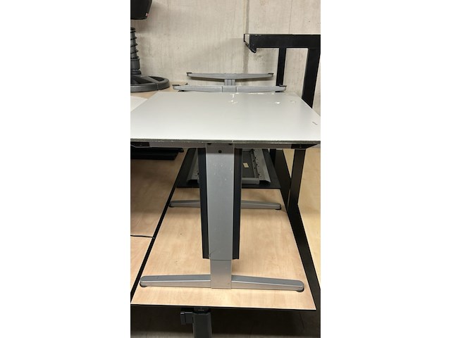 Partij diverse tafels en stoelen, ahrend/assenburg b.v. - afbeelding 6 van  11