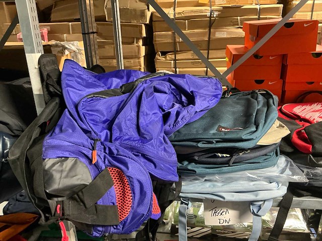 Partij diverse tassen o.a adidas/eastpack/puma/etc (32x) - afbeelding 5 van  13