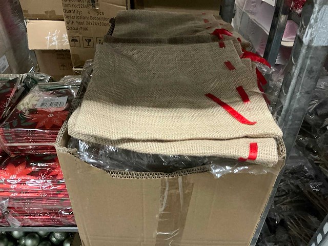 Partij diverse tassen/decoratie/kerstballen (2734x) - afbeelding 1 van  9