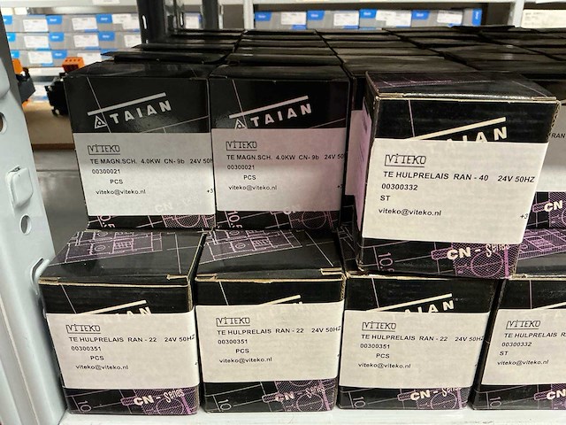 Partij diverse te hulprelais & ac magnetic contactors (157x) - afbeelding 2 van  8