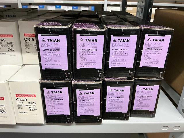 Partij diverse te hulprelais & ac magnetic contactors (157x) - afbeelding 6 van  8