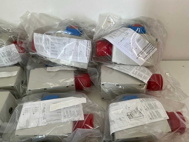 Partij diverse te kasten + cee stekers (24x) - afbeelding 6 van  7