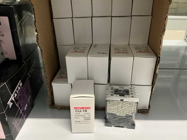 Partij diverse teco&taian schakelaars (315x) - afbeelding 13 van  21