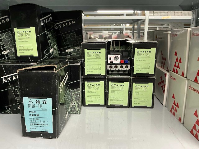 Partij diverse teco&taian schakelaars (315x) - afbeelding 19 van  21