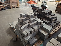Partij diverse tegels en stenen op 5x pallet - afbeelding 2 van  19