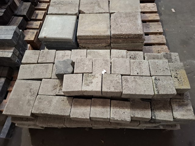 Partij diverse tegels en stenen op 5x pallet - afbeelding 5 van  19