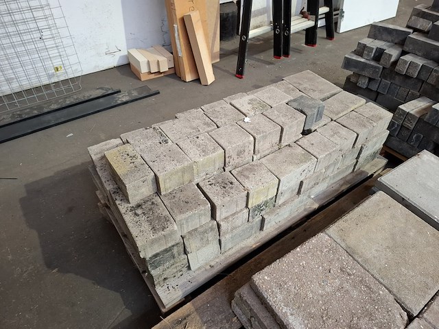 Partij diverse tegels en stenen op 5x pallet - afbeelding 6 van  19