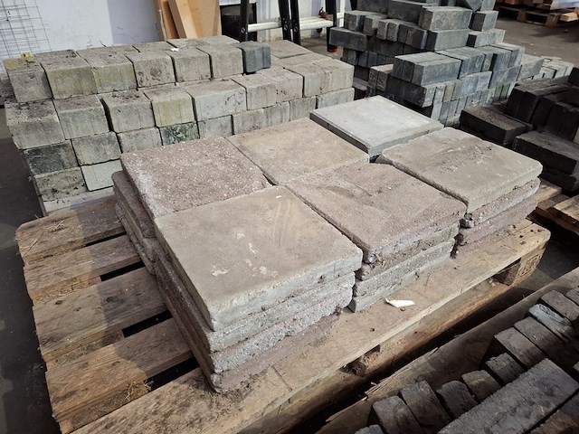 Partij diverse tegels en stenen op 5x pallet - afbeelding 8 van  19