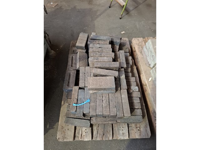 Partij diverse tegels en stenen op 5x pallet - afbeelding 11 van  19
