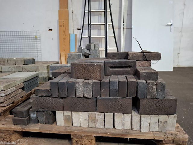 Partij diverse tegels en stenen op 5x pallet - afbeelding 14 van  19