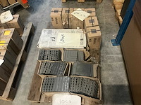 Partij diverse tegels en vensterbanktegels - afbeelding 1 van  7