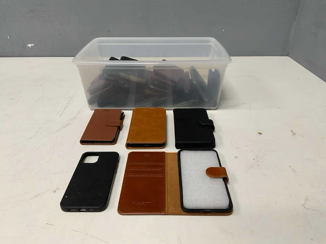 Partij diverse telefoonhoesjes - afbeelding 2 van  5