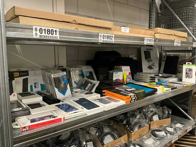 Partij diverse telefoon/overige elektronika benodigdheden (114x) - afbeelding 1 van  13
