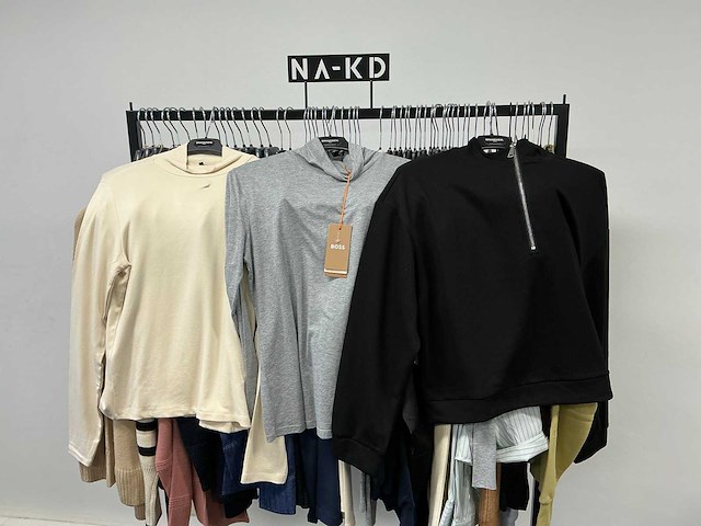 Partij diverse tiffosi/calvinkleinjeans/tommyjeans/etc dames kleding (62x) - afbeelding 2 van  49